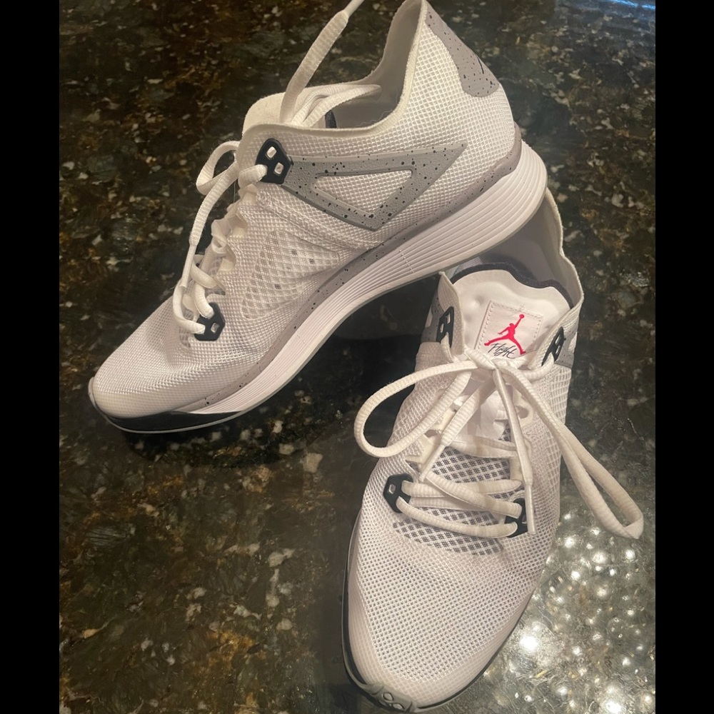 Jordan Flight size 8